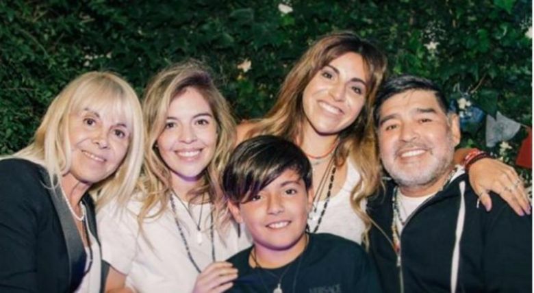 El sorpresivo reencuentro de Diego Maradona con Dalma, Gianinna y Claudia Villafañe, tras años de disputa judicial