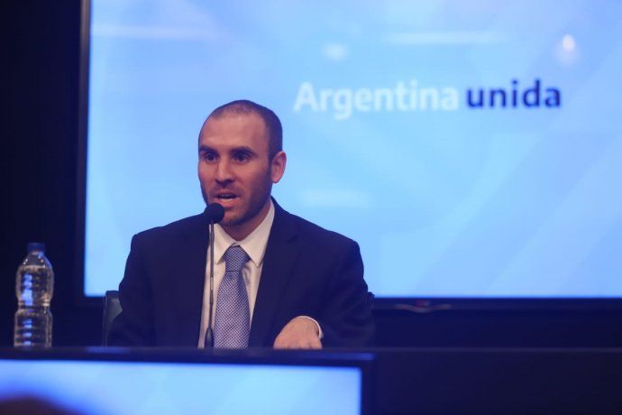 Guzmán dijo que Argentina está en virtual default y lanza un plan integral para tranquilizar la economía