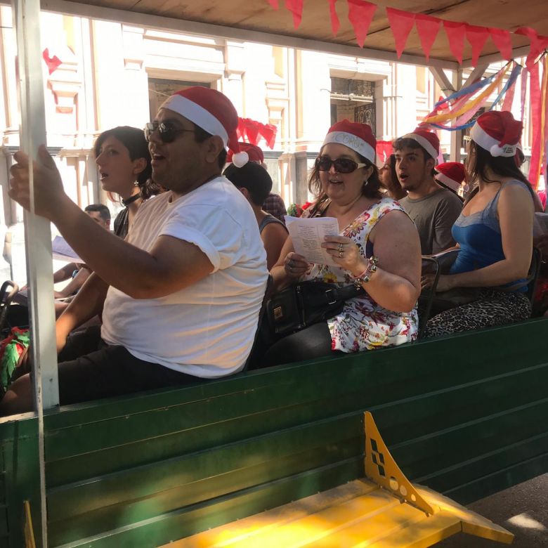 Radio Río Cuarto y FM Ranquel junto a la Caravana Mágica de Papá Noel 