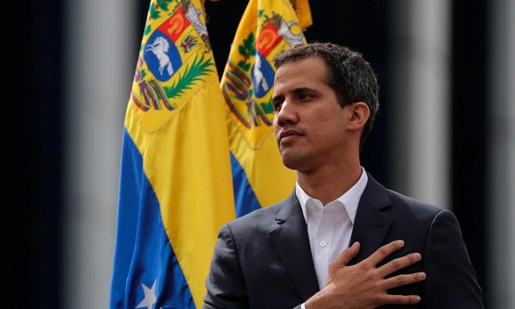 Tensión en Venezuela: Guaidó se enfrentó a los militares y entró al Congreso