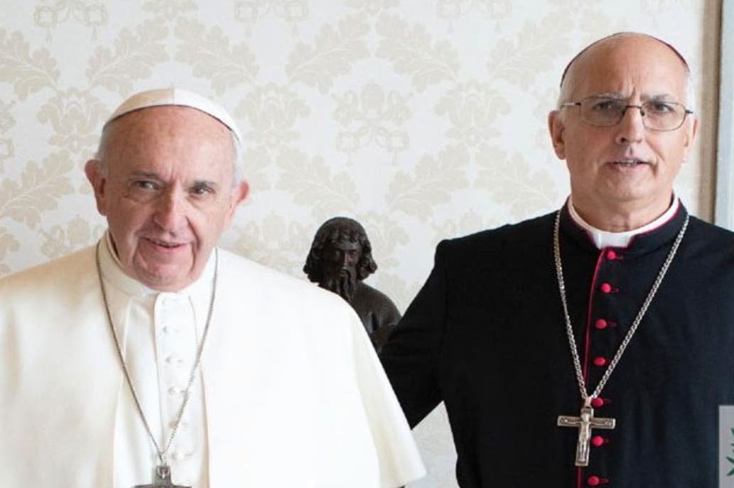 El Papa les mandó 50 rosarios a militares detenidos por delitos de lesa humanidad