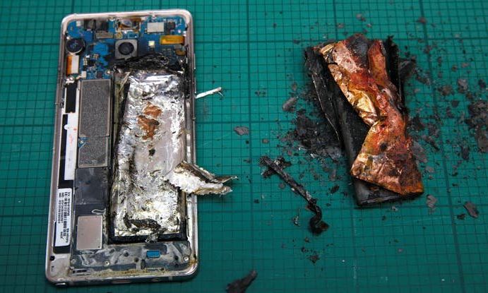 Por qué puede explotar una batería y cómo evitar que tu celular se prenda fuego
