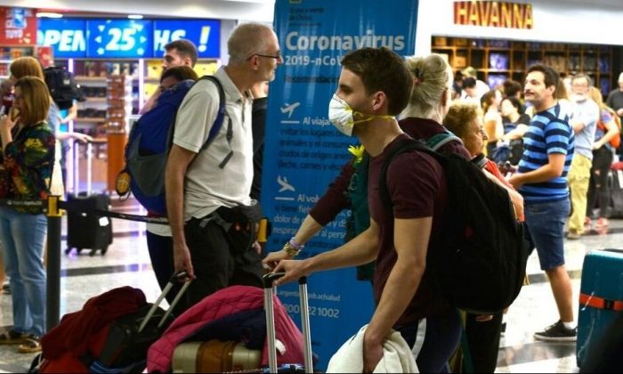 Ya contactaron a los pasajeros que viajaron en el mismo vuelo que el paciente que contrajo coronavirus