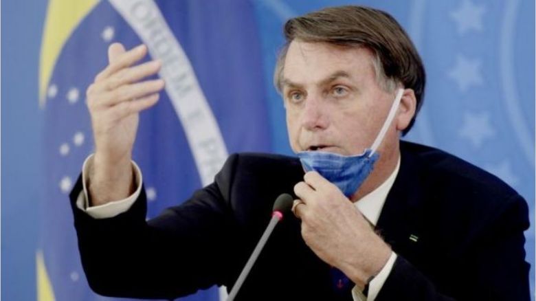  Bolsonaro dio marcha atrás: anuló la autorización a no pagar sueldos por cuatro meses