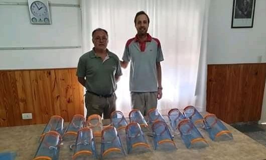 Bulnes: un colegio le entregó al municipio mascaras de protección fabricadas por los alumnos