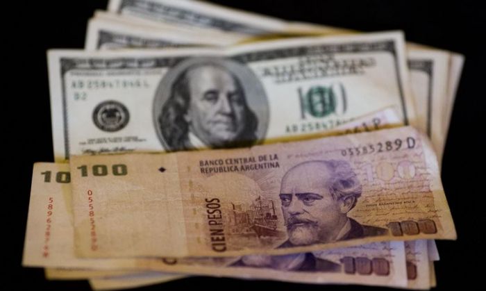 Se disparan los precios de los dólares paralelos: el “contado con liqui” pisa los 110 pesos