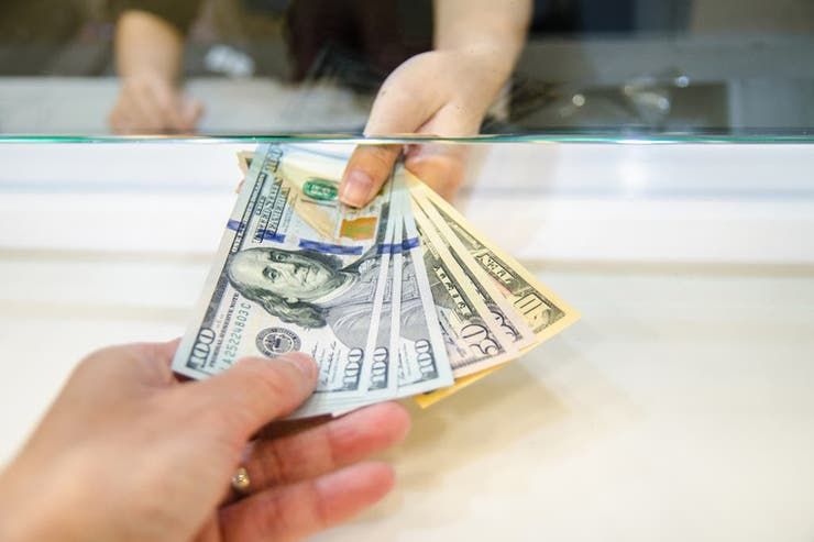 Dólar Blue a $138: Los peligros menos conocidos de un billete paralelo alto