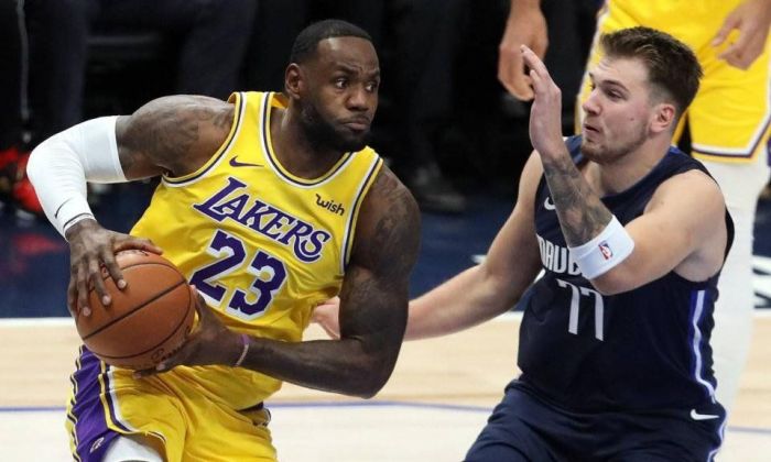 La NBA discute un plan para reanudar la temporada
