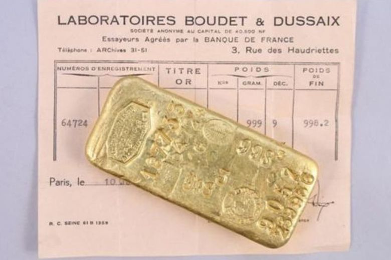 Dos chicos franceses encontraron un par de lingotes de oro en su jardín