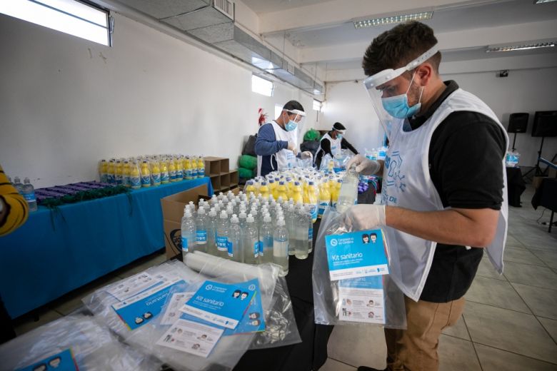Schiaretti: "600 mil cordobeses recibirán los kits sanitarios"