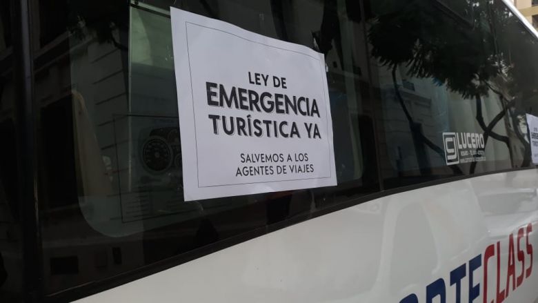Transportistas protestaron por una Ley de Emergencia Turística