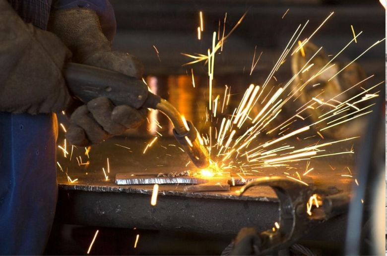 La producción metalúrgica cayó un 32,8% en mayo