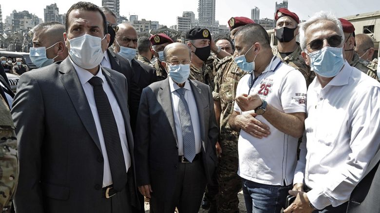 El presidente del Líbano no descarta una "intervención externa" en la explosión en Beirut