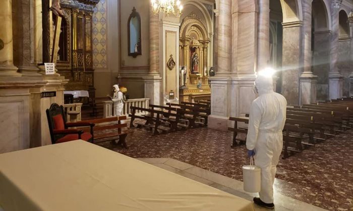 Por casos de coronavirus en un sacerdote y un trabajador, la Iglesia Catedral cierra hasta el sábado