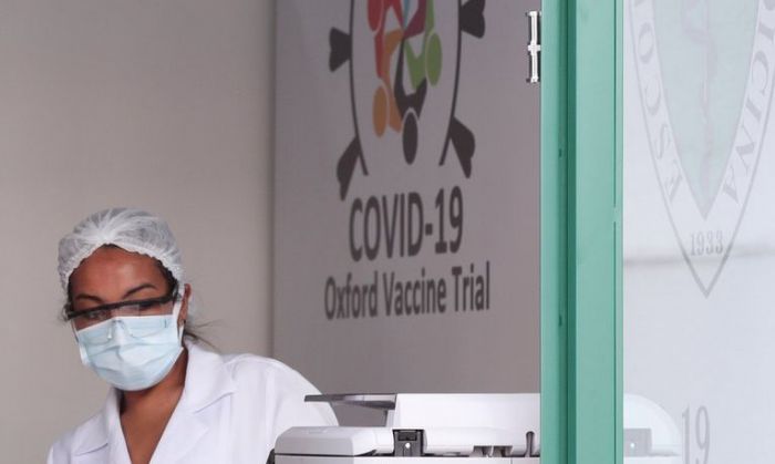 Pausaron las pruebas de la vacuna contra el Covid-19 de la Universidad de Oxford por posibles efectos adversos