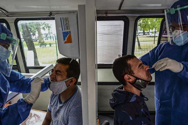 Coronavirus en la Argentina: confirmaron 364 nuevas muertes y 11.807 contagios en las últimas 24 horas
