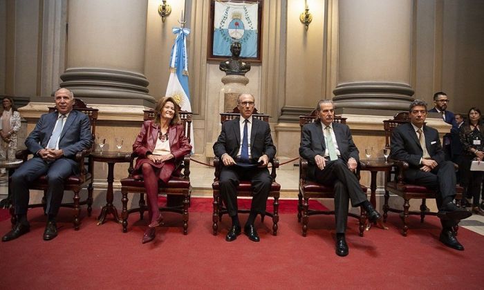 La Corte Suprema abrió el per saltum y prohibió, por el momento, reemplazar a los jueces que investigaron a Cristina Kirchner