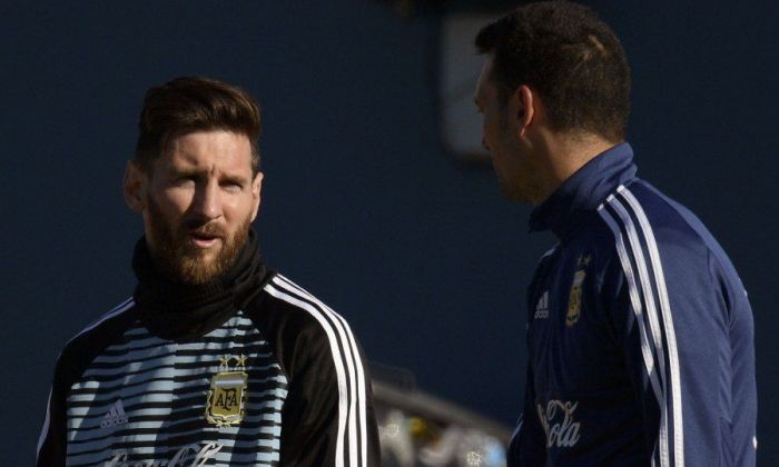 Messi llegó al país para sumarse a la Selección argentina