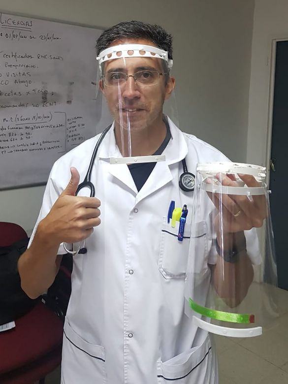 Cristian Díaz, el médico, cuya imagen mostró el cansancio del sistema sanitario