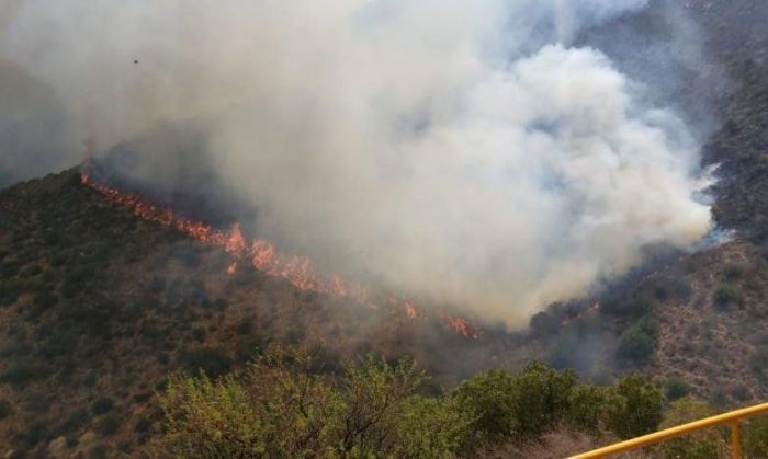 El fuego avanza en Los Cocos y hay varios focos activos en la provincia
