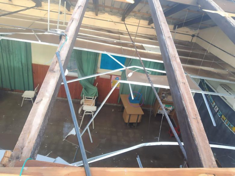 La Provincia se comprometió a reparar los daños causados por un tornado en la escuela rural Mariano Moreno de General Deheza