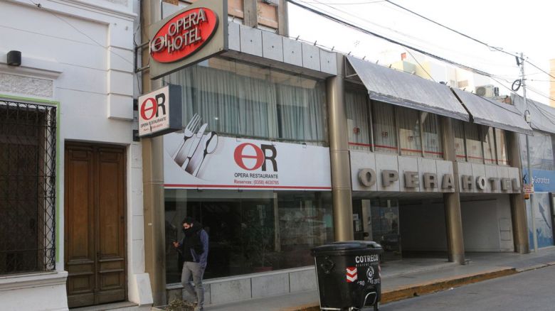Ex trabajadores del Hotel Opera reclaman sueldos atrasados y pago de indemnizaciones
