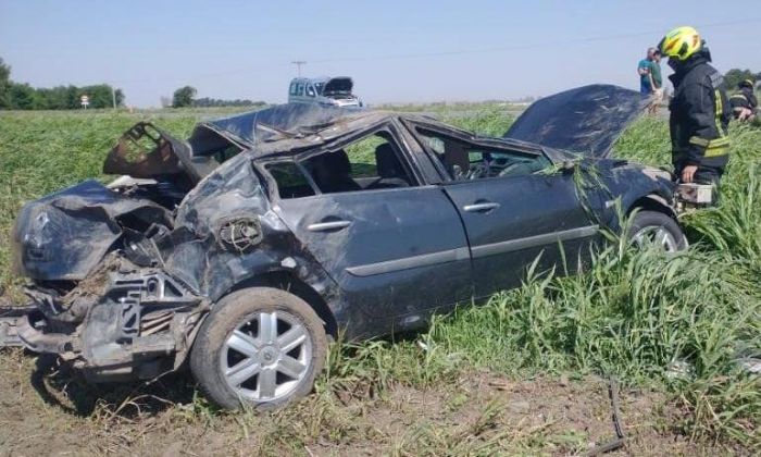 Dos riocuartenses lesionados por el vuelco de un auto cerca de Achiras