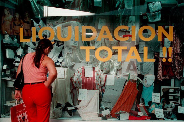 Por el impacto de la pandemia y la cuarentena en las ventas, cerraron 90.000 comercios en todo el país