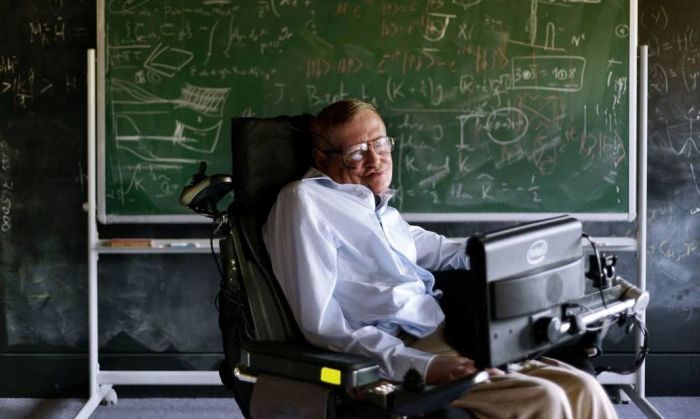 Las impactantes predicciones que hizo Stephen Hawking sobre el futuro de la humanidad