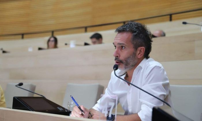 El legislador radical Marcelo Cossar insistió con que la Provincia entró en default