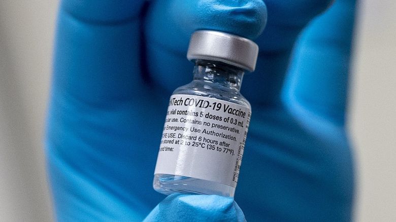 Pfizer retrasa el suministro a Europa de sus vacunas contra el coronavirus