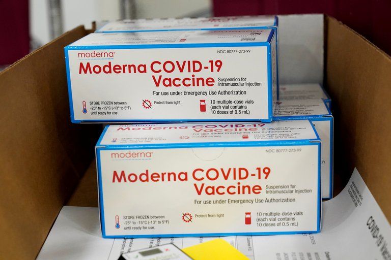 Moderna anunció que su vacuna demostró eficacia frente a las nuevas cepas de Sudáfrica y el Reino Unido