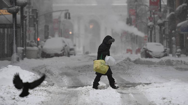 Al menos 20 muertos y millones sin electricidad por tormenta invernal en Estados Unidos