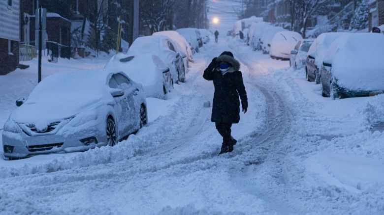 Al menos 20 muertos y millones sin electricidad por tormenta invernal en Estados Unidos