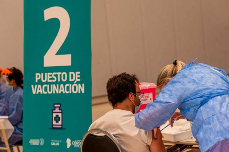 Día récord: durante el martes se vacunaron 7.659 personas contra el Covid-19 en la provincia de Córdoba