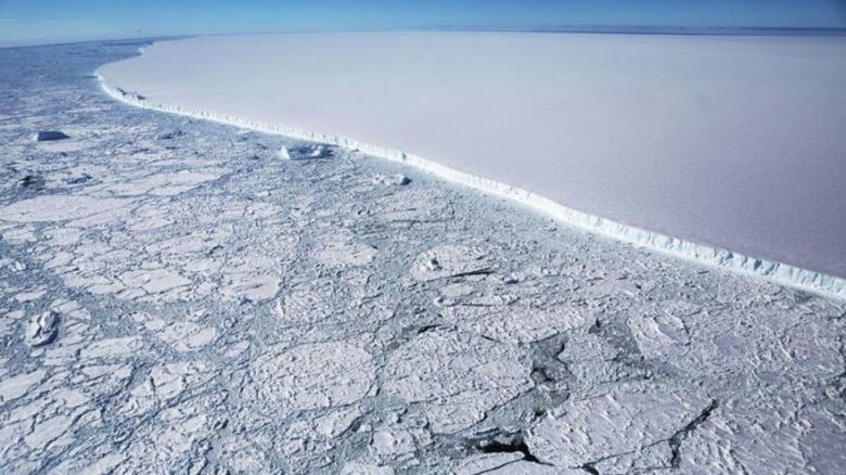 El pedazo de hielo del tamaño de Londres que se desprendió de la Antártida y por qué es interesante para la ciencia