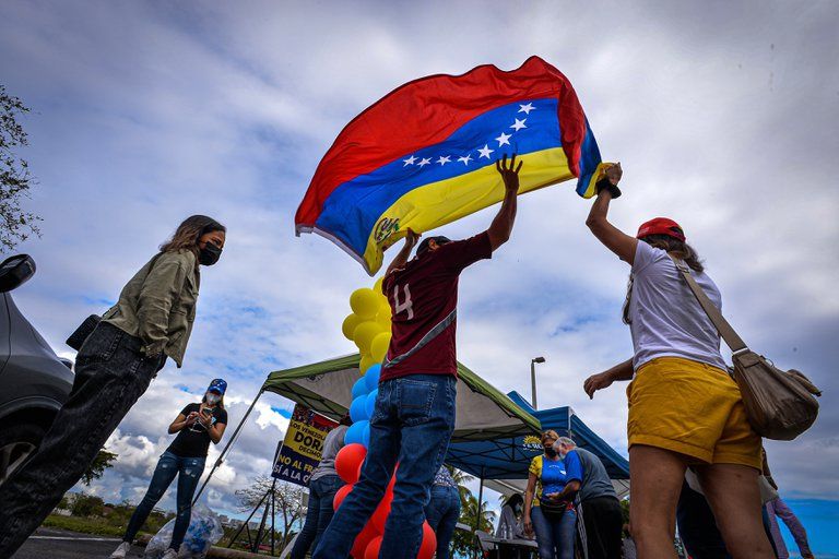 EEUU insistió en una transición democrática en Venezuela y calificó a Nicolás Maduro de dictador