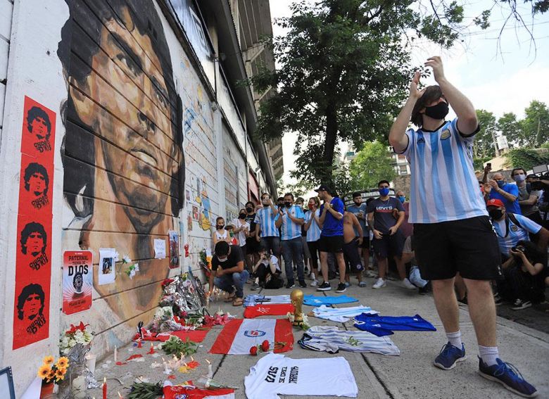 “Maradona no se murió, lo mataron”: marchan pidiendo justicia por el Diez