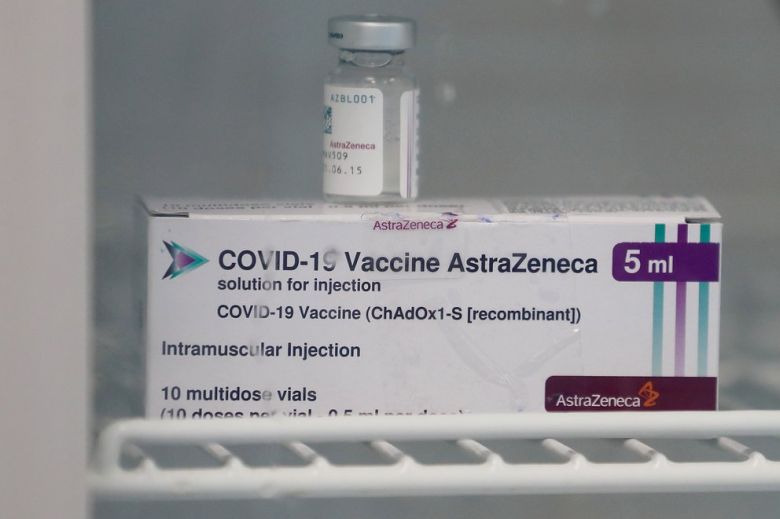 La OMS dijo que no hay razón para dejar de usar la vacuna de Oxford y AstraZeneca contra el coronavirus