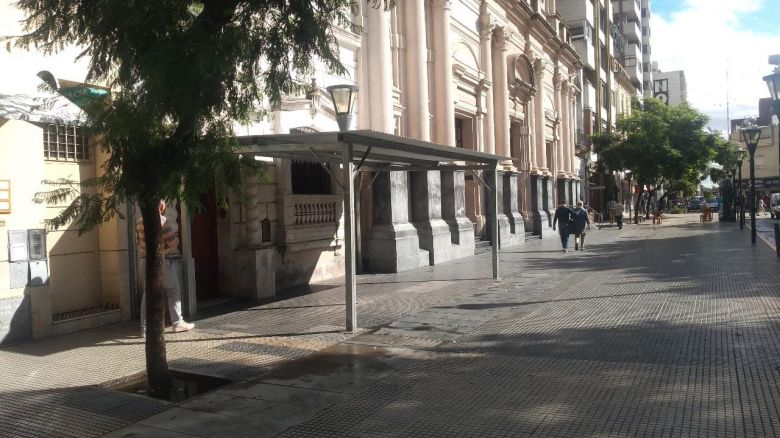 Colocan una protección para peatones al frente de la Iglesia Catedral