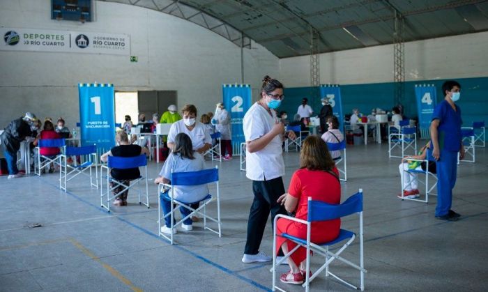 Río Cuarto recibió cerca de 1200 dosis para continuar con la vacunación a mayores de 70 años