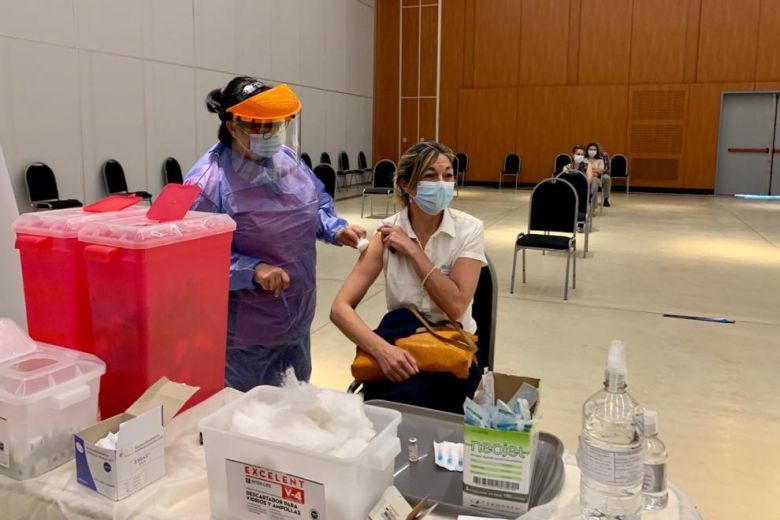 El día jueves se vacunaron 5.413 personas contra el Covid-19 en la provincia