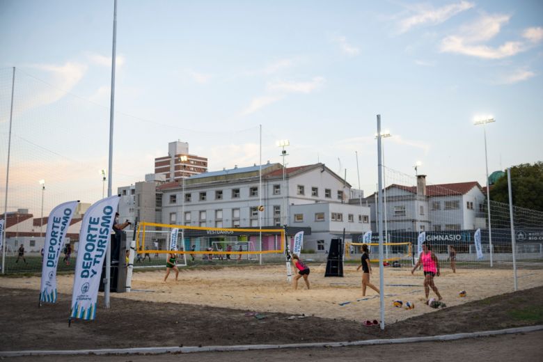 Fueron presentadas las nuevas canchas de Beach Volley y Beach Tennis del Centro 11