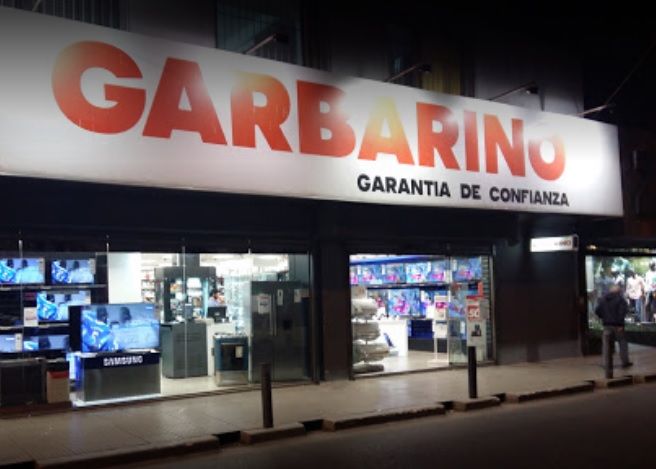 Los empleados de Garbarino cobraron el 50 por ciento del sueldo de marzo y esperan recibir un 25 por ciento más este viernes
