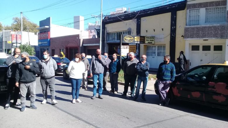 Taxistas denuncian el vaciamiento de la Agrupación de Taxistas Unidos y piden la intervención de la asociación