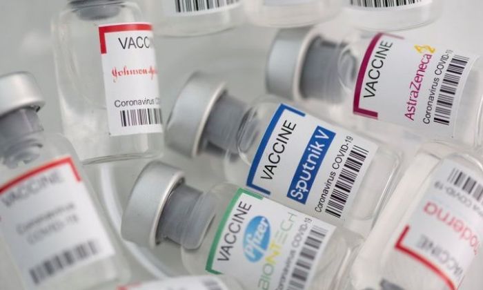 Vacunas COVID-19: por demoras en la producción, se estudia si el intercambio de dosis puede ser beneficioso