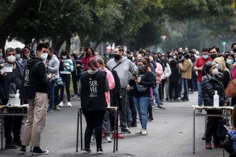 Chile transita el segundo día de la histórica elección de constituyentes