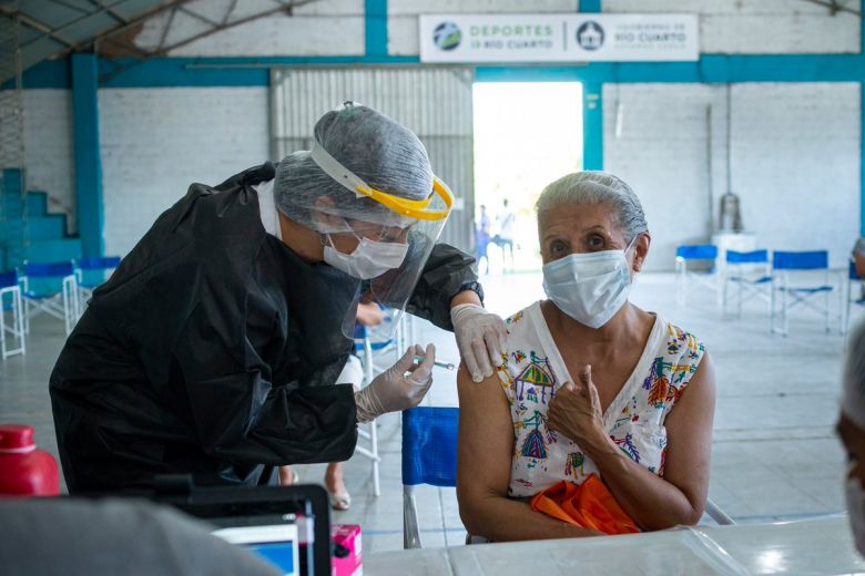 Cerca de 40 mil personas recibieron la primera dosis contra el coronavirus en Río Cuarto