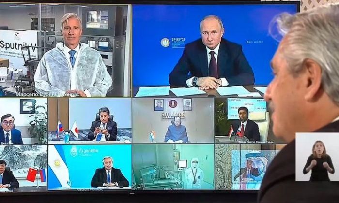 Junto a Vladimir Putin, Alberto Fernández anunció que la Argentina comenzará a producir la vacuna Sputnik V
