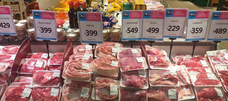 El precio de la carne aumentó más del 75% en el último año sin que el cierre de exportaciones le ponga freno